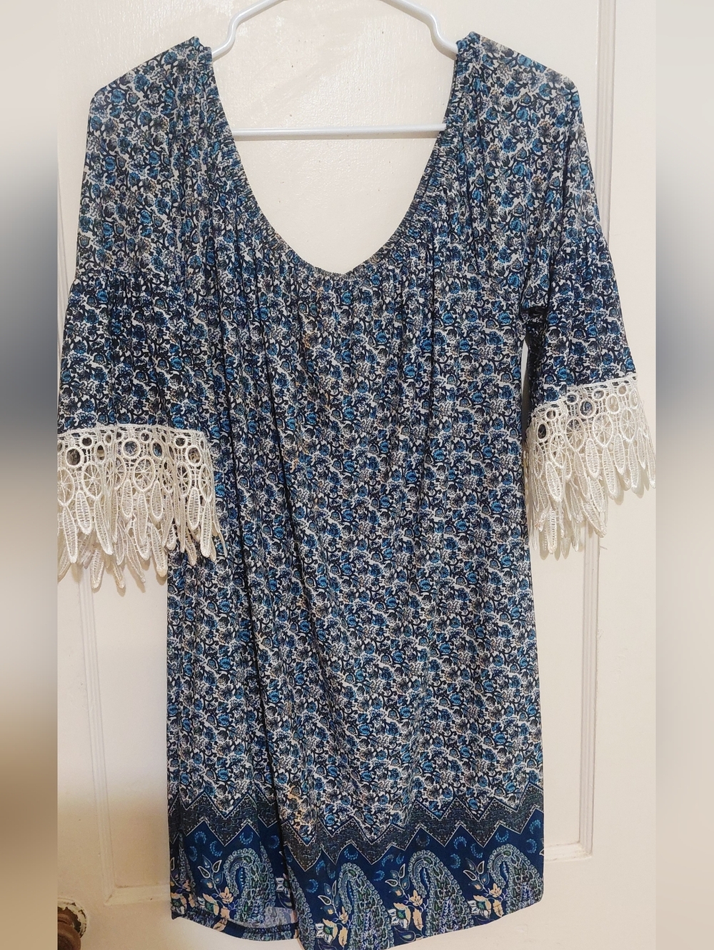 WinWin Blue Printed blouse with Cream Lace Trim